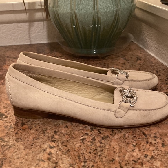 🌟 HP 🌟 Stuart Weitzman embellished suade loafers - Picture 6 of 11